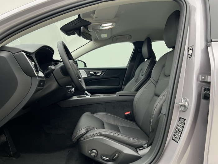 Volvo V60 B4 DARK PLUS AUT