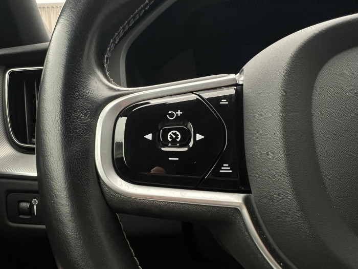 Volvo XC60 T6 AWD R-DESIGN AUT