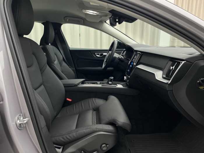 Volvo V60 B4 AUT DARK PLUS