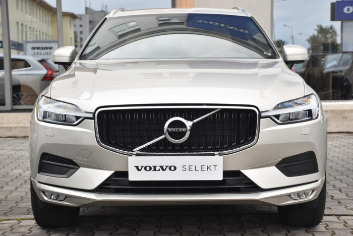 Volvo XC60 D4 AWD MOMENTUM REZERVACE 2.0 d Momentum