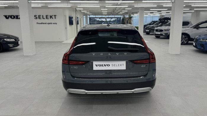 Volvo V90 CROSS COUNTRY B4 AWD REZERVACE
