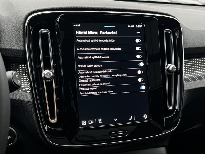 Volvo XC40 B4 DARK ULTIMATE Aut CZ