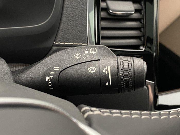 Volvo XC90 B5 AWD R-DESIGN AUT CZ