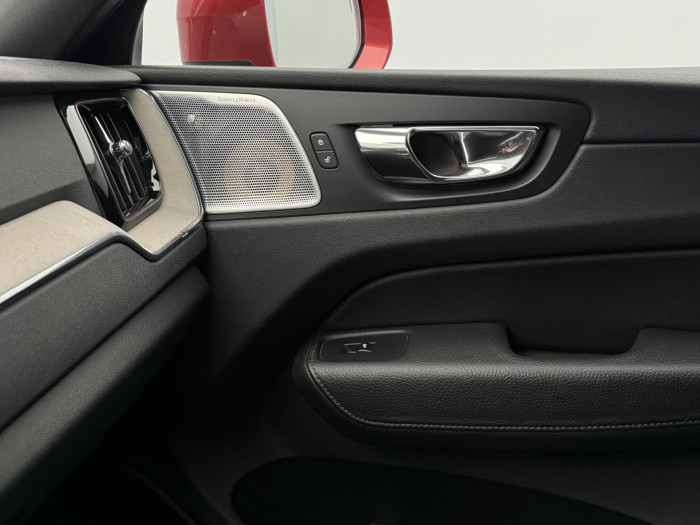Volvo XC60 D4 AWD INSCRIPTION REZERVACE 2.0 d
