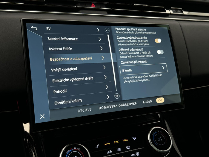 Land Rover Range Rover Sport 3.0 DYNAMIC SE AWD AUT CZ 3.0 Dynamic SE