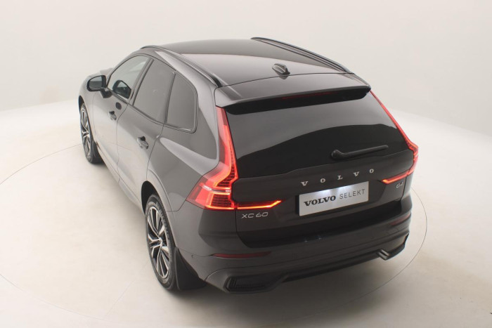 Volvo XC60 B4 PLUS DARK AUT REZERVACE 2.0 Plus