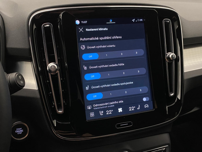 Volvo XC40 B3 AUT PLUS BLACK EDITION