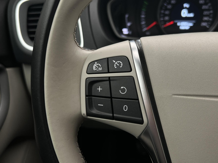 Volvo V40 D3 MOMENTUM CZ 2.0 d Momentum