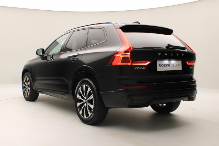 Volvo XC60 B4 AWD R-DESIGN REZERVACE