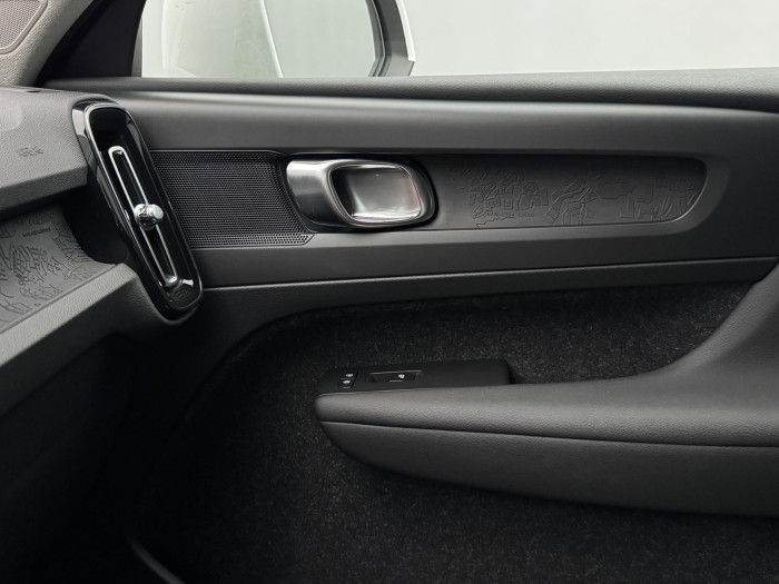 Volvo XC40 T4 AWD MOMENTUM CZ 2.0 Momentum