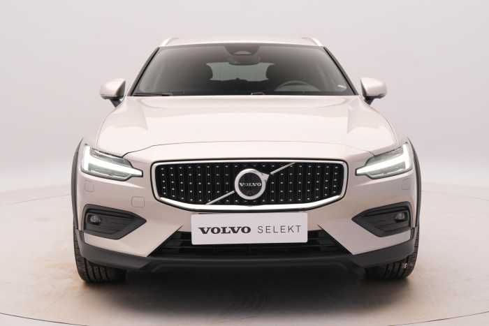 Volvo V60 CC B5 AWD PLUS AUT 1.maj.