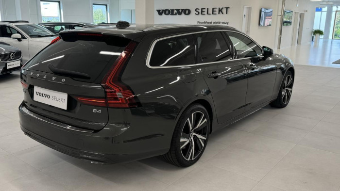 Volvo V90 B4 MOMENTUM REZERVACE 2.0 Momentum