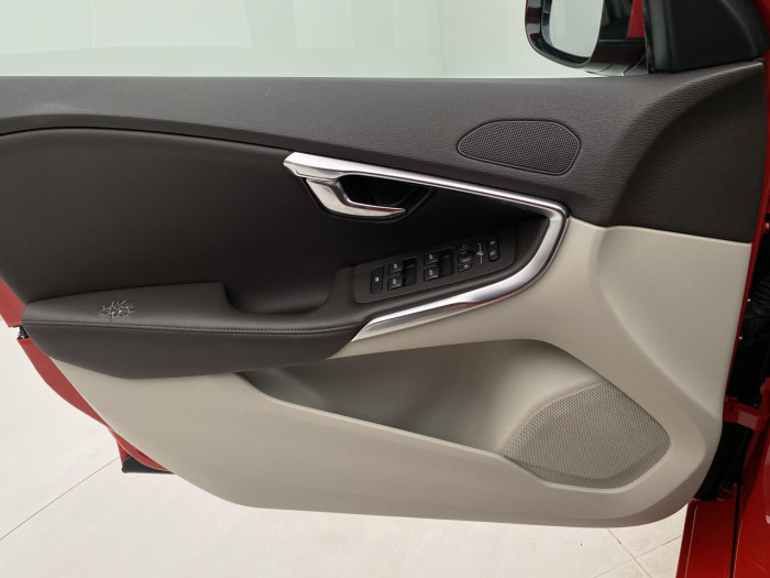 Volvo V40 D3 SUMMUM AUT 2.0 d Summum