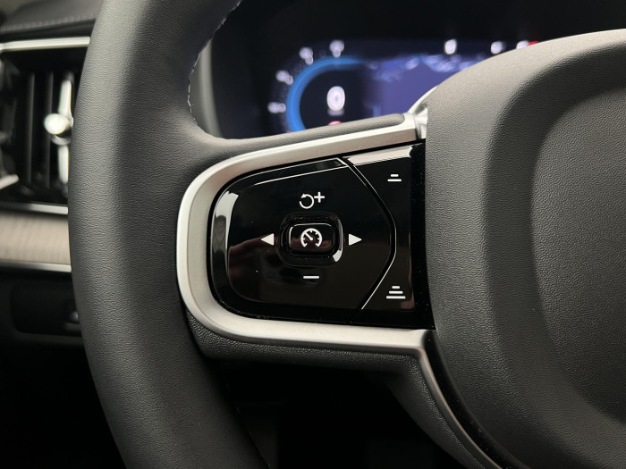 Volvo XC90 B5 AWD ULTRA BRIGHT 7MÍST CZ