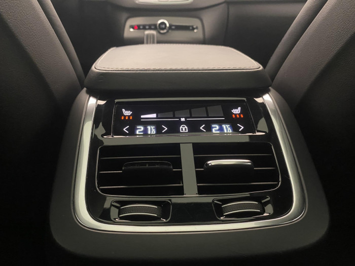 Volvo XC90 B5 AWD R-DESIGN AUT CZ