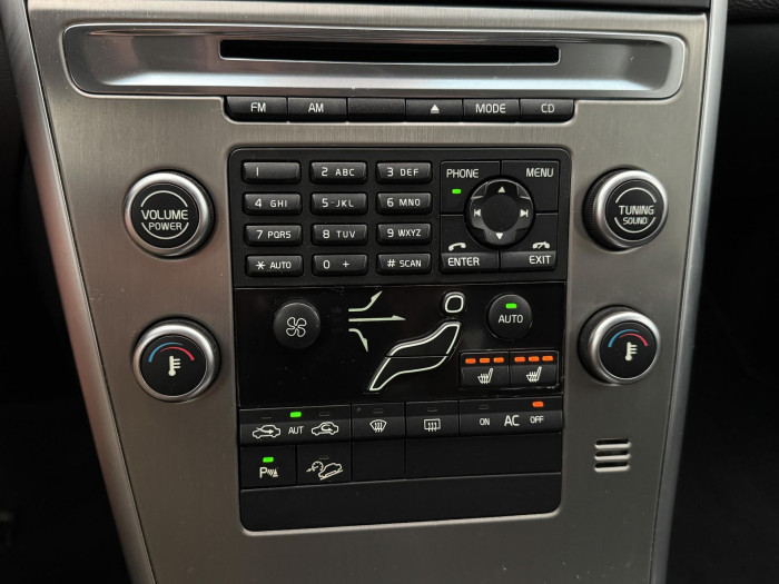 Volvo XC60 D3 AWD MOMENTUM CZ 1.maj 2.4 d Momentum