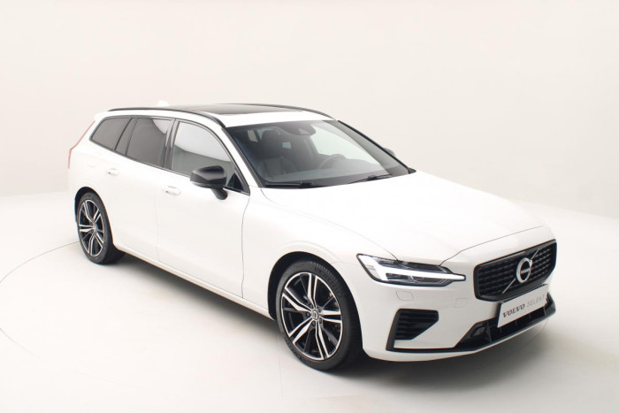 Volvo V60 T6 AWD RECHARGE REZERVACE