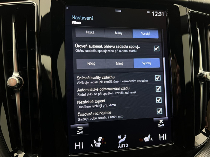 Volvo XC60 B4 AWD R-DESIGN AUT