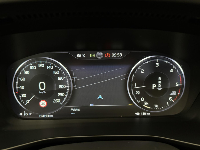 Volvo XC40 D4 AWD R-DESIGN AUT CZ 1. maj 2.0 d