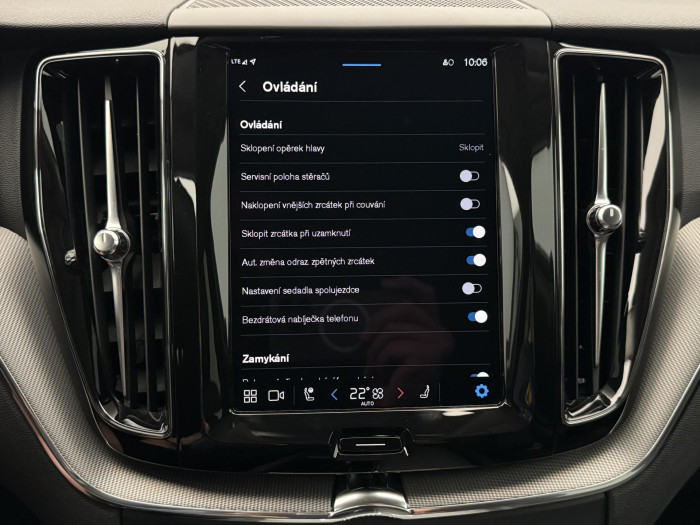 Volvo XC60 B4 AWD DARK PLUS REZERVACE