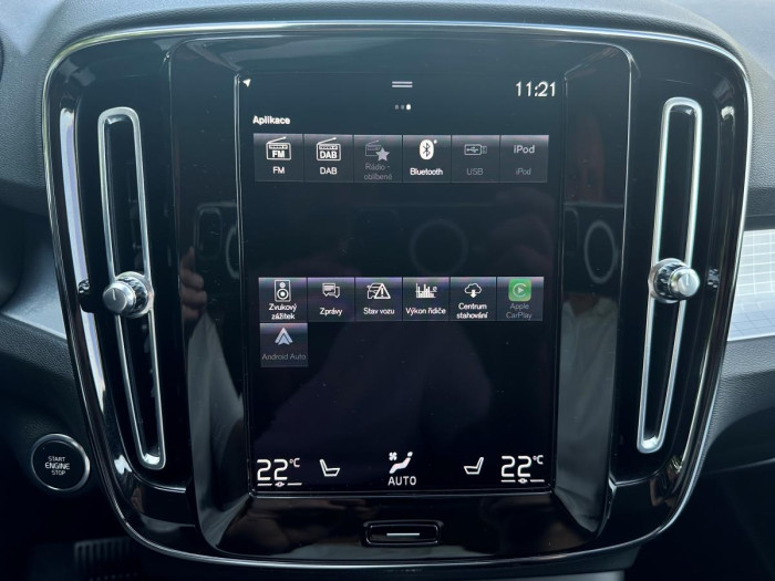 Volvo XC40 B4 AWD MOMENTUM REZERVACE 2.0 Momentum