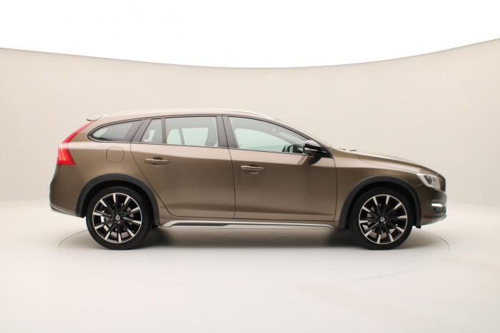 Volvo V60 CC D4 AWD SUMMUM AUT 2.4 d CC CC Summum