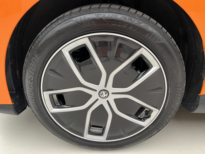 MG MG4 EV EXCLUSIVE 64 kWh CZ 1.maj. Exclusive