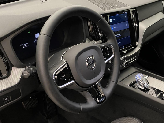 Volvo XC60 B4 AWD R-DESIGN AUT CZ