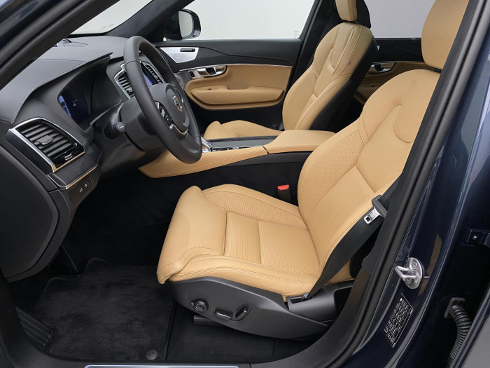 Volvo XC90 T8 AWD DARK ULTRA AUT CZ 1.maj