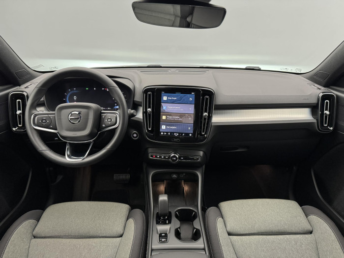 Volvo XC40 B4 PLUS DARK AUT 1. maj