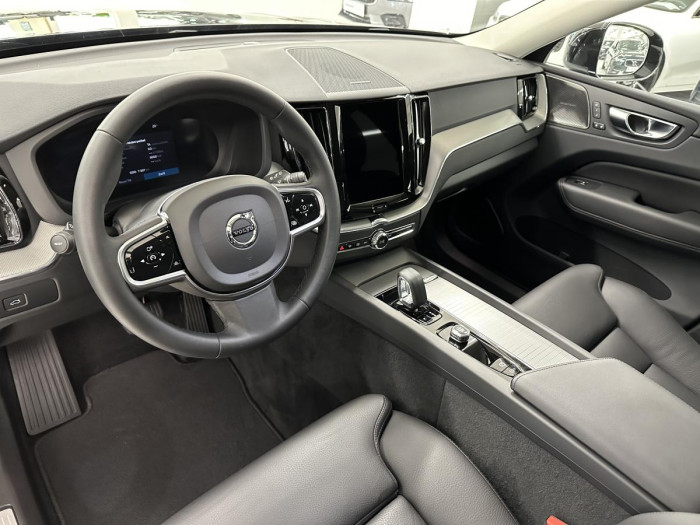 Volvo XC60 B4 AWD PLUS BRIGHT REZERVACE 2.0 Plus