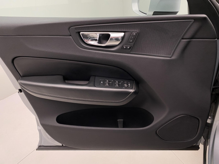 Volvo XC60 D4 AWD R-DESIGN AUT CZ 2.0 d