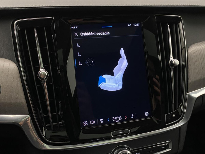Volvo V90 B5 AWD INSCRIPTION REZERVACE