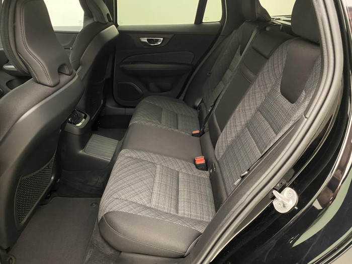 Volvo V60 T6 AWD RECHARGE CORE AUT