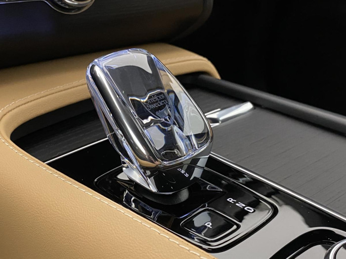 Volvo XC90 T8 AWD ULTIMATE DARK REZERVACE