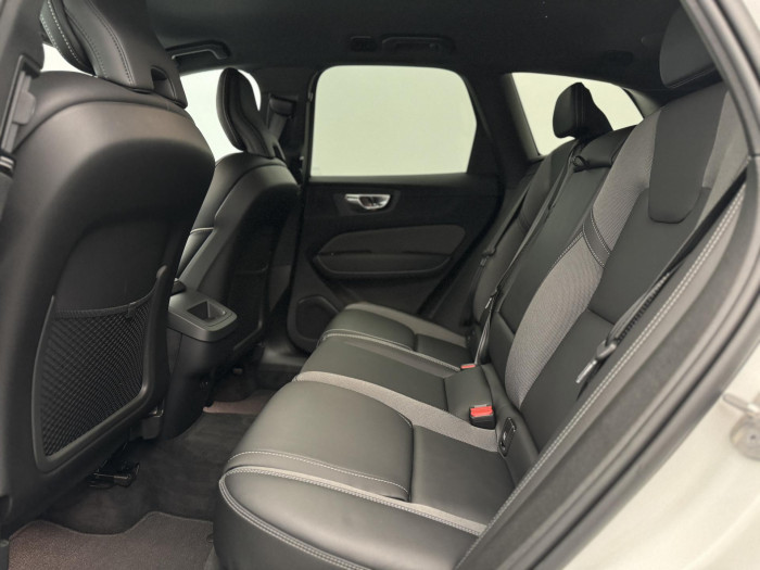 Volvo XC60 B4 PLUS DARK AUT 1.maj.