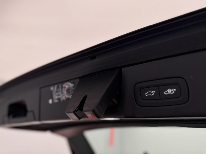 Volvo V90 T8 AWD RECHARGE INSCRIPTION