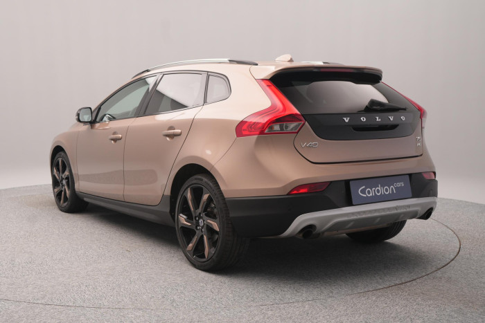 Volvo V40 CC T5 AWD SUMMUM REZERVACE 2.5 CC CC Summum