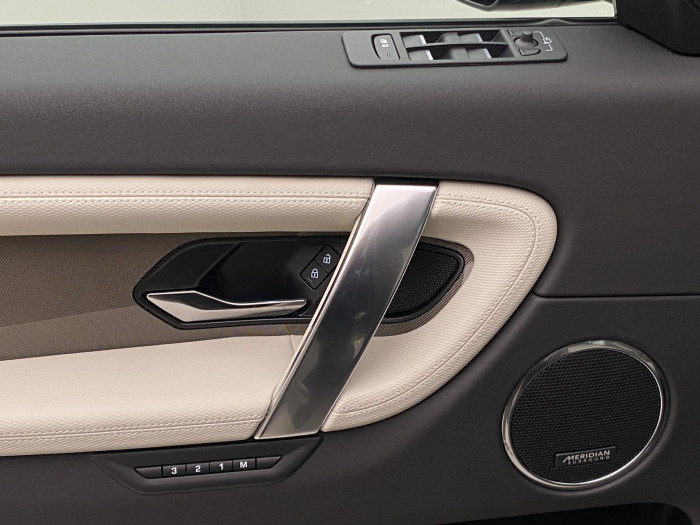 Land Rover Discovery Sport D200 DYNAMIC SE AWD REZERVACE 2.0 d Dynamic SE