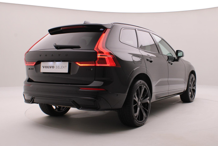 Volvo XC60 T8 AWD PLUG-IN PLUS REZERVACE