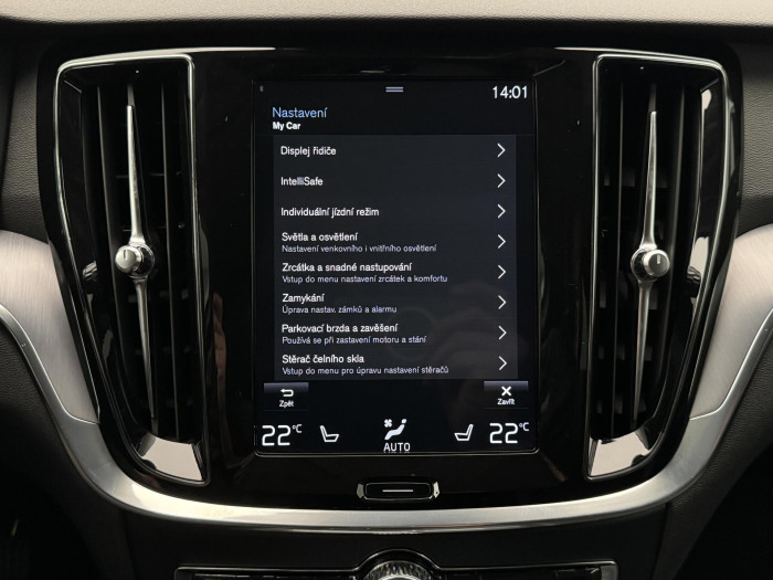 Volvo V60 CC D4 AWD MOMENTUM CZ 1.maj 2.0 d CC CC Momentum