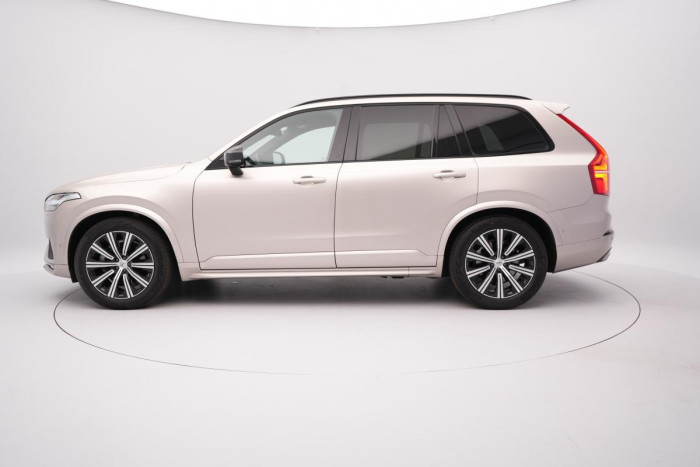 Volvo XC90 B5 AWD PLUS DARK REZERVACE