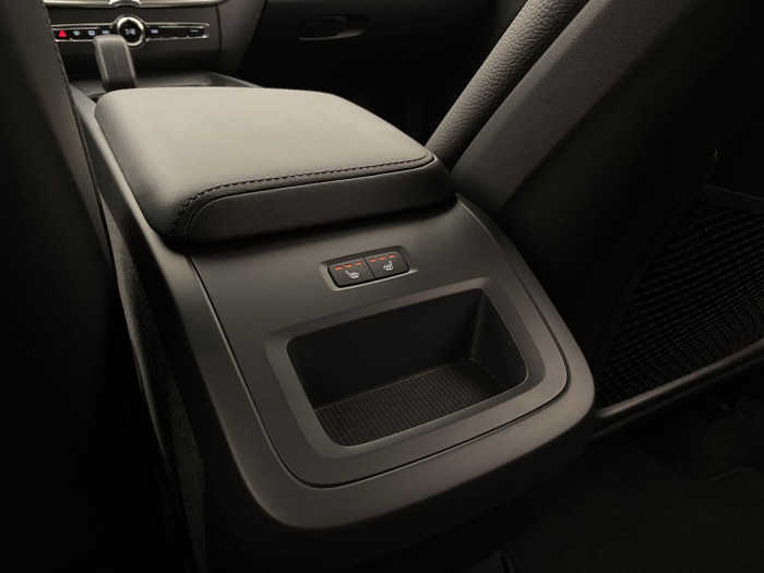 Volvo XC60 B4 AWD PLUS DARK AUT CZ