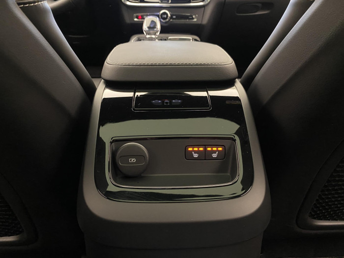 Volvo V90 T6 AWD PLUG-IN DARK ULTRA