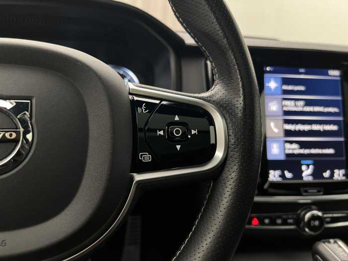 Volvo V90 D5 AWD R-DESIGN AUT CZ 2.0 d