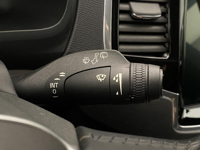 Volvo XC90 D5 AWD MOMENTUM AUT REZERVACE 2.0 d Momentum