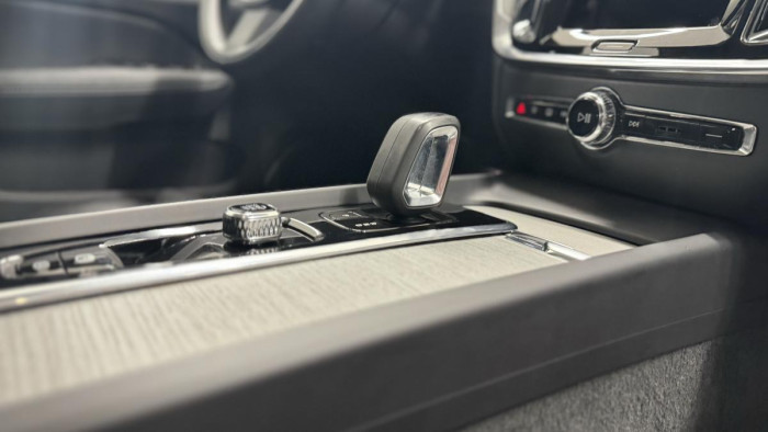 Volvo V60 CROSS COUNTRY B4 REZERVACE