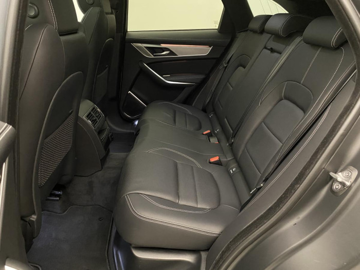 Jaguar F-Pace P400e R-DYNAMIC SE REZERVACE 2.0 Dynamic SE