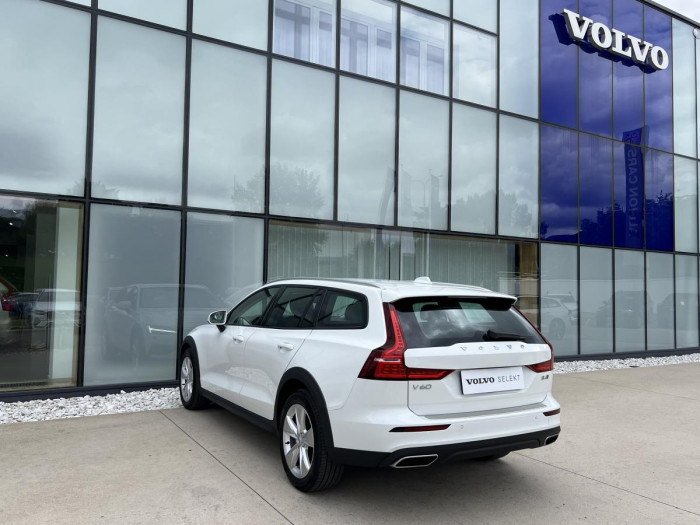 Volvo V60 CROSS COUNTRY B4 AWD Aut 1.maj