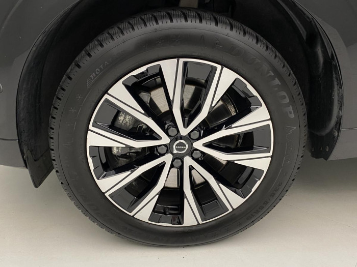 Volvo XC60 B4 AWD PLUS DARK AUT REZERVACE